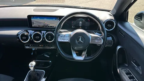 MERCEDES-BENZ A CLASS A180 AMG Line Executive