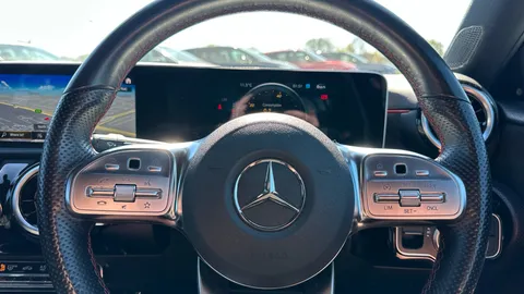 MERCEDES-BENZ A CLASS A180 AMG Line Executive