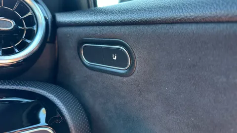 MERCEDES-BENZ A CLASS A180 AMG Line Executive