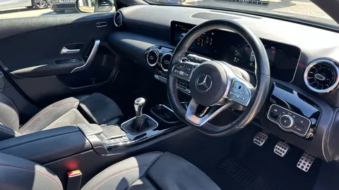 MERCEDES-BENZ A CLASS A180 AMG Line Executive