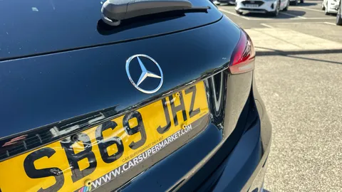 MERCEDES-BENZ A CLASS A180 AMG Line Executive