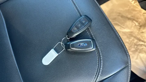 FORD KUGA 2.0 TDCi 180 Titanium X Auto