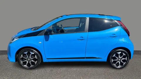 TOYOTA AYGO 1.0 VVT-i X-Trend x-shift