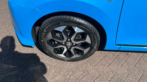 TOYOTA AYGO 1.0 VVT-i X-Trend x-shift