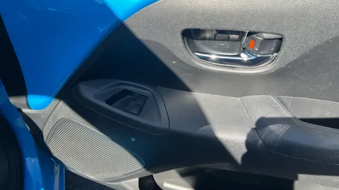 TOYOTA AYGO 1.0 VVT-i X-Trend x-shift