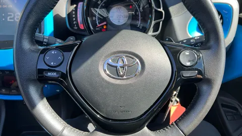 TOYOTA AYGO 1.0 VVT-i X-Trend x-shift