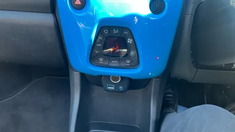 TOYOTA AYGO 1.0 VVT-i X-Trend x-shift