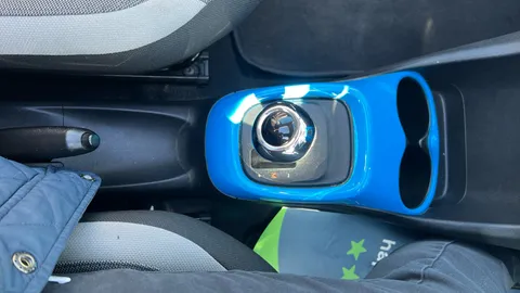 TOYOTA AYGO 1.0 VVT-i X-Trend x-shift