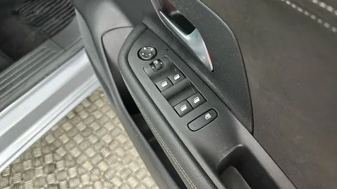 VAUXHALL MOKKA 100kW Ultimate 50kWh Auto