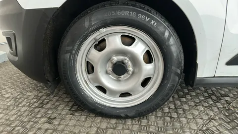 FORD TRANSIT CONNECT 1.5 EcoBlue 100ps Leader D/Cab Van