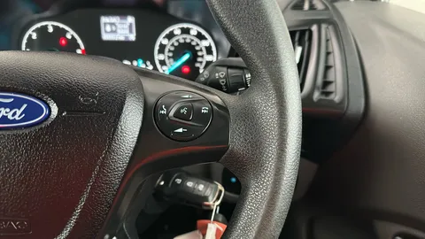 FORD TRANSIT CONNECT 1.5 EcoBlue 100ps Leader D/Cab Van