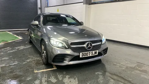 MERCEDES-BENZ C CLASS C200 AMG Line Premium 9G-Tronic