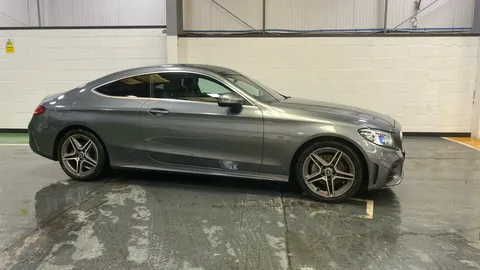 MERCEDES-BENZ C CLASS C200 AMG Line Premium 9G-Tronic