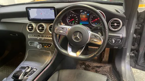 MERCEDES-BENZ C CLASS C200 AMG Line Premium 9G-Tronic
