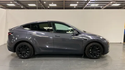 TESLA MODEL Y Long Range AWD Auto