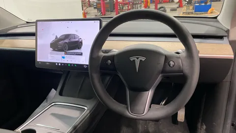 TESLA MODEL Y Long Range AWD Auto