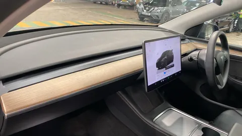 TESLA MODEL Y Long Range AWD Auto