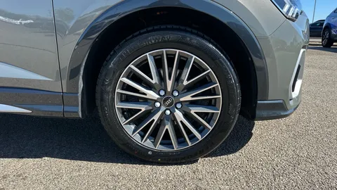 AUDI Q3 35 TFSI S Line S Tronic