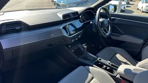 AUDI Q3 35 TFSI S Line S Tronic