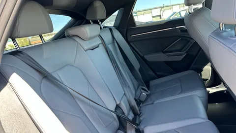 AUDI Q3 35 TFSI S Line S Tronic