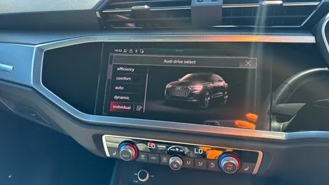 AUDI Q3 35 TFSI S Line S Tronic