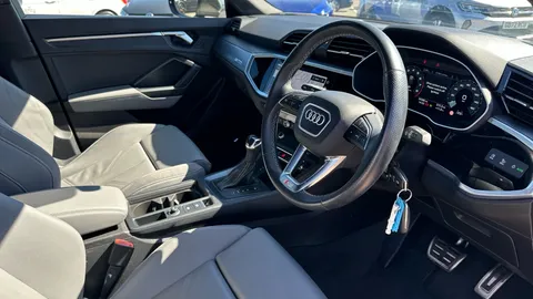 AUDI Q3 35 TFSI S Line S Tronic