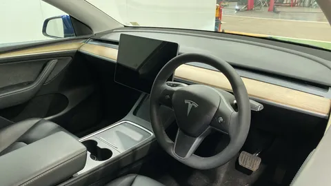 Tesla                     Model Y Long Range AWD 5dr Auto