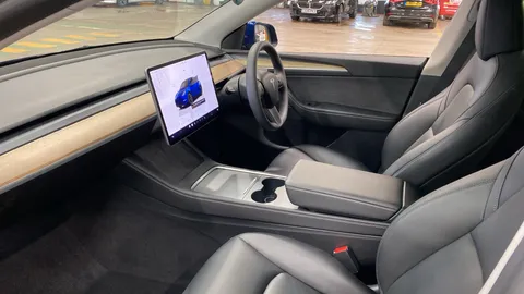 Tesla                     Model Y Long Range AWD 5dr Auto