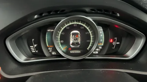 Volvo V40 T3 [152] R DESIGN Edition 5dr