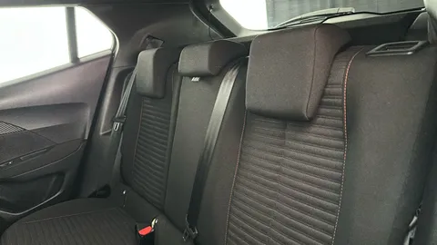 Peugeot 2008 1.2 PureTech Active Premium+