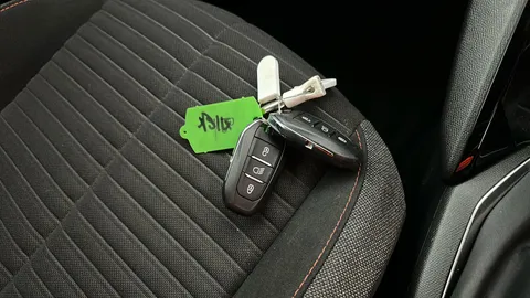 Peugeot 2008 1.2 PureTech Active Premium+