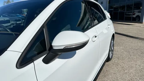 Volkswagen Golf 1.5 TSI R-Line 5dr