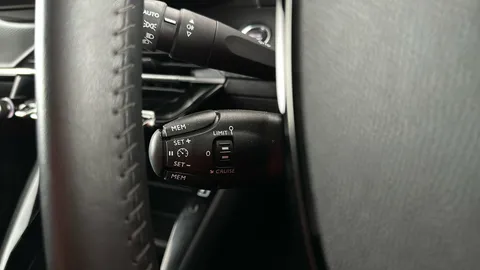 Peugeot 2008 1.2 PureTech Active Premium+