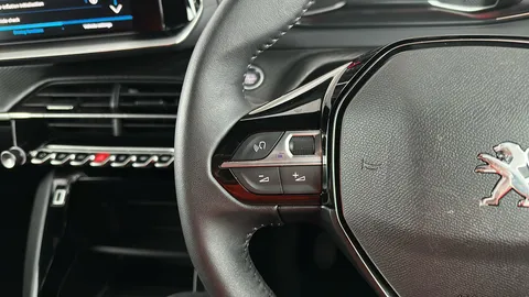 Peugeot 2008 1.2 PureTech Active Premium+