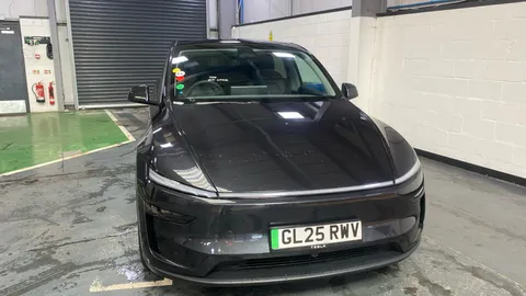 Tesla                     Model Y RWD Auto