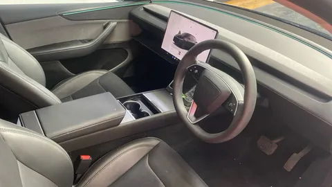 Tesla                     Model Y RWD Auto