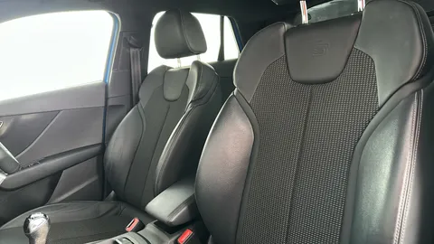 AUDI Q2 30 TFSI Black Edition