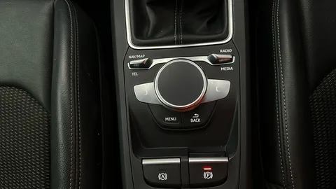 AUDI Q2 30 TFSI Black Edition