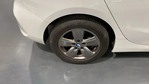 BMW 1 Series 118i SE 5dr