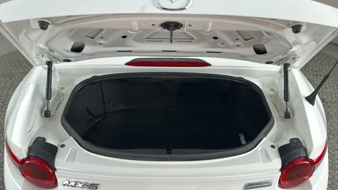 MAZDA MX-5 1.5 [132] SE+