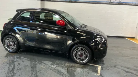 Fiat 500 70kW Red 24kWh Auto