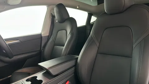 Tesla                     Model Y Long Range AWD Auto