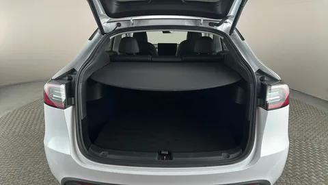 Tesla                     Model Y Long Range AWD Auto