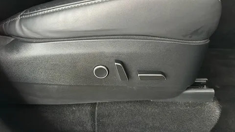 Tesla                     Model Y Long Range AWD Auto