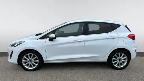 FORD FIESTA 1.0 EcoBoost Hybrid mHEV 125 Titanium