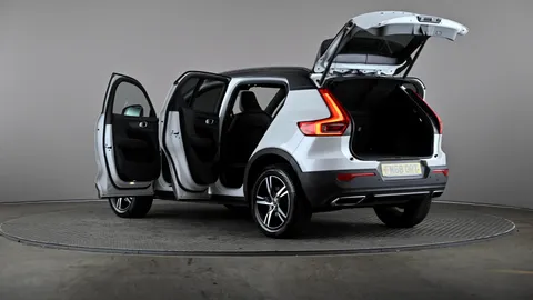 VOLVO XC40 2.0 T4 R DESIGN AWD Geartronic