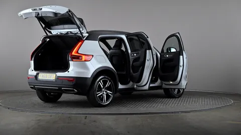 VOLVO XC40 2.0 T4 R DESIGN AWD Geartronic