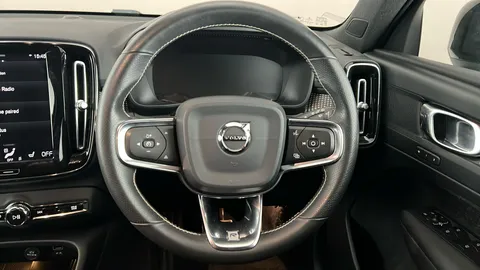 VOLVO XC40 2.0 T4 R DESIGN AWD Geartronic