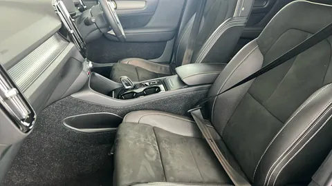 VOLVO XC40 2.0 T4 R DESIGN AWD Geartronic