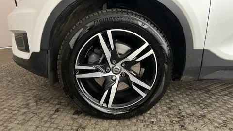 VOLVO XC40 2.0 T4 R DESIGN AWD Geartronic